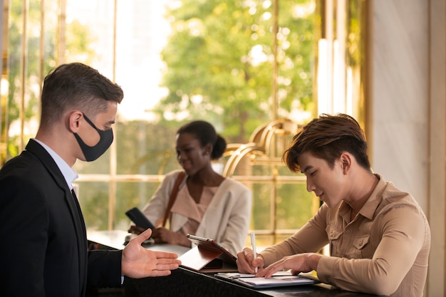 תמונה הממחישה בוסט מדיה: אופטימיזציית פרסומות ממומנות באמצעות אוטומציה מונעת AI